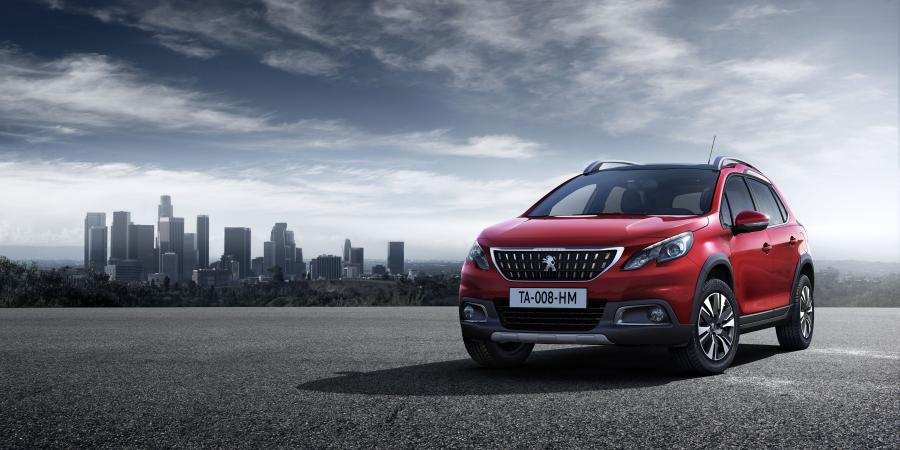  Peugeot 2008 2016 года  (фото 3 из 33)